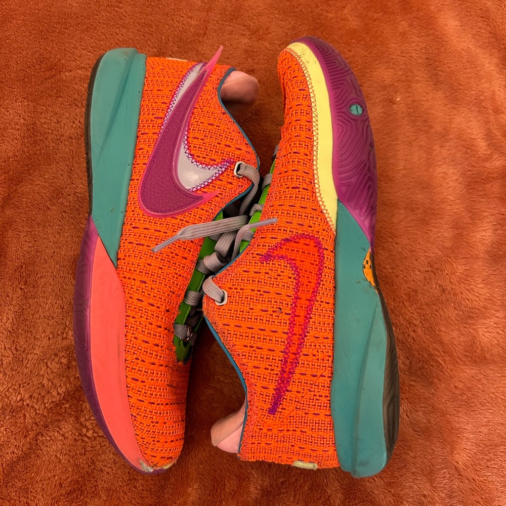 NIKE LEBRON XX